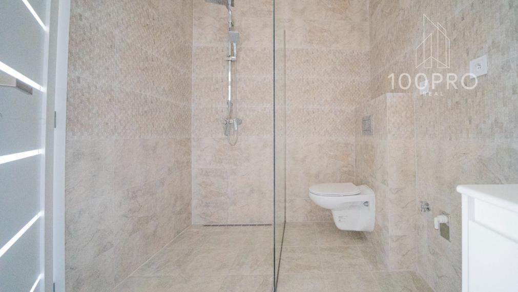 Priestranný a moderný 3-izbový byt so šatníkom a veľkou loggiou