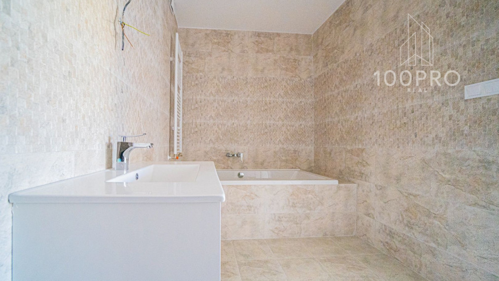 Priestranný a moderný 3-izbový byt so šatníkom a veľkou loggiou