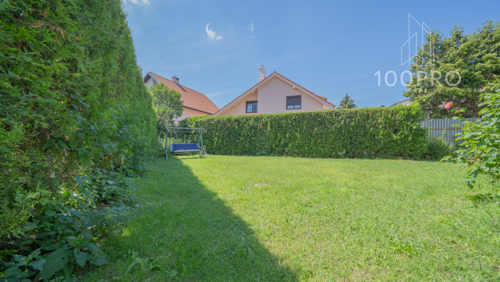 Tajomstvo pohodlného bývania: Dom s množstvom izieb a priestrannou záhradou