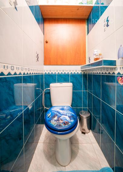 Pohodlné bývanie: samostatná kuchyňa a priestranná chodba