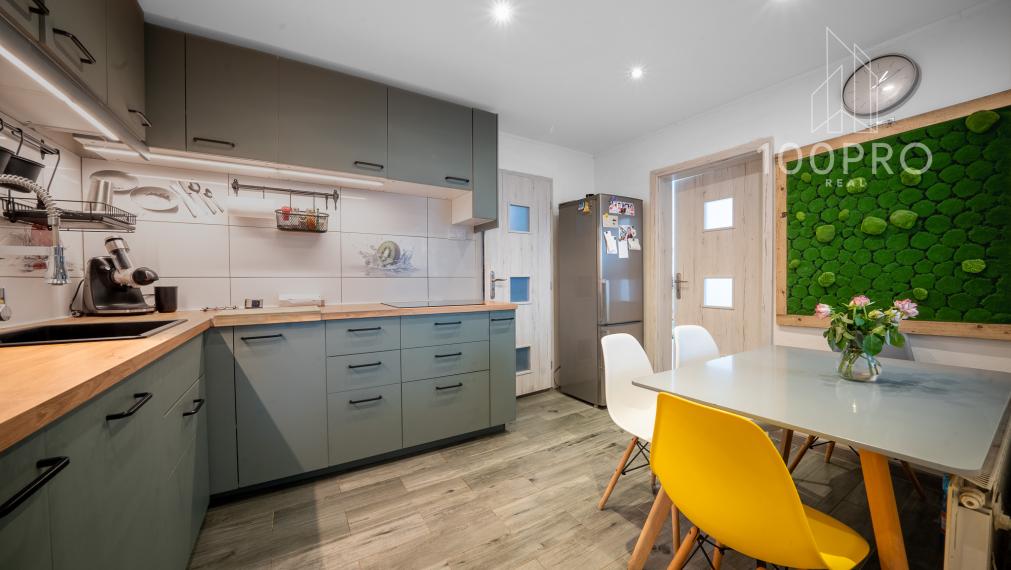 Váš nový domov s bazénom, terasou a skvelou dostupnosťou čaká na vás!