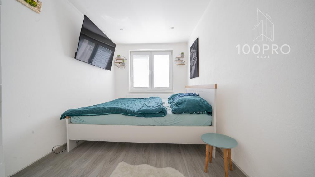 Váš nový domov s bazénom, terasou a skvelou dostupnosťou čaká na vás!