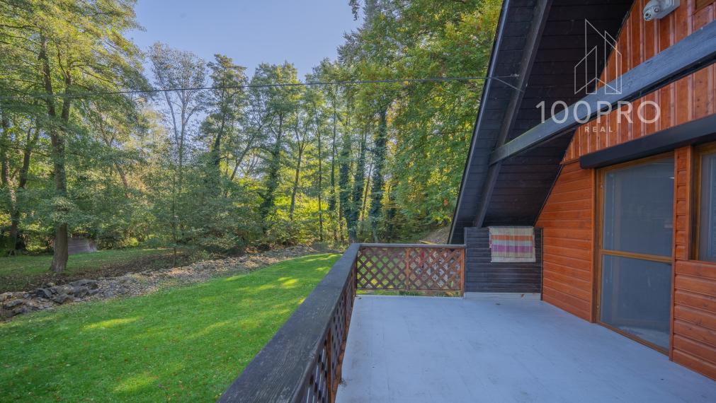 Idylická chata v srdci prírody s moderným vybavením a vlastným prameňom