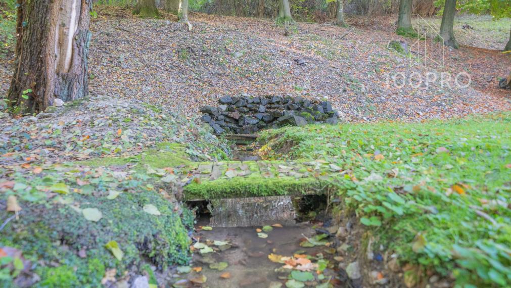 Idylická chata v srdci prírody s moderným vybavením a vlastným prameňom