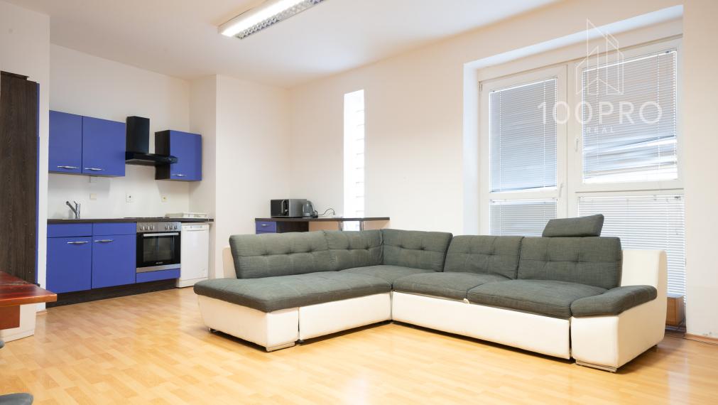 Priestranný 3-izbový byt s terasou na prenájom na Mickiewiczovej ulici