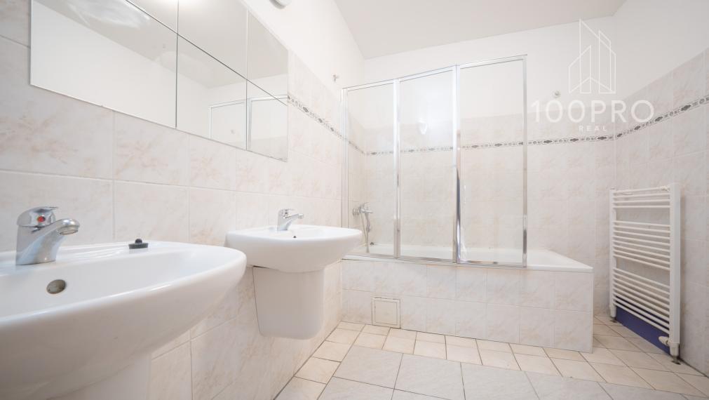 Priestranný 3-izbový byt s terasou na prenájom na Mickiewiczovej ulici