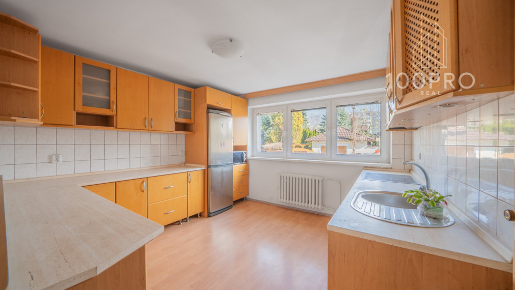 Tajomstvo pohodlného bývania: Dom s množstvom izieb a priestrannou záhradou