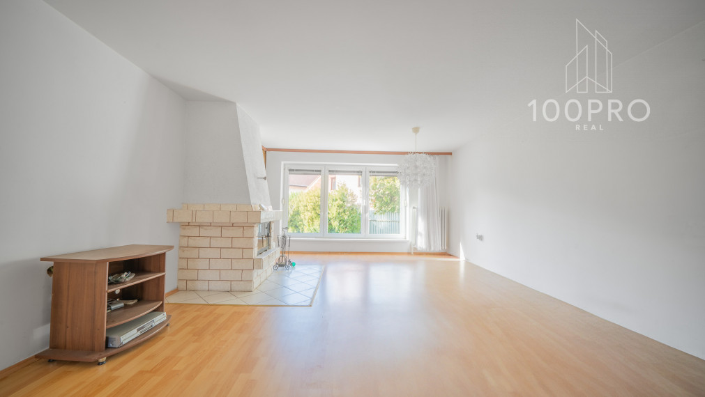 Tajomstvo pohodlného bývania: Dom s množstvom izieb a priestrannou záhradou