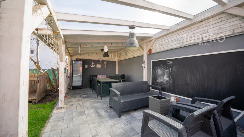 Domov, ktorý definuje moderné rodinné bývanie. Priestranné izby, kvalitná rekonštrukcia a súkromie na dosah prírody.