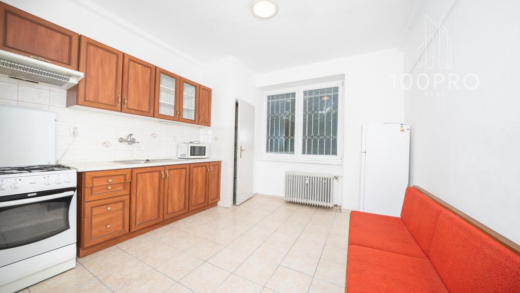 Priestranný 3-izbový byt v Starom Meste – s možnosťou prerobenia na 4-izbový!