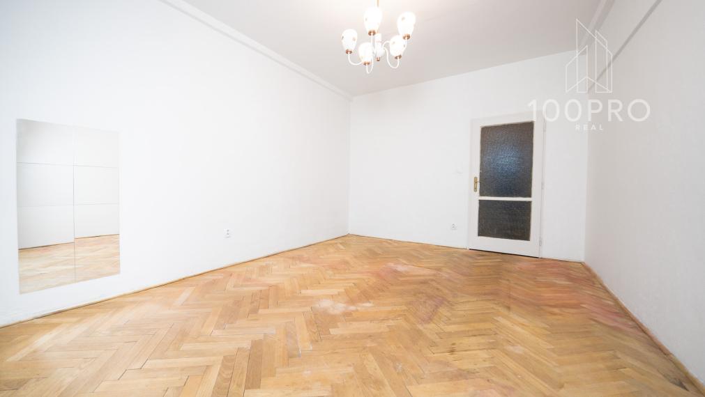 Priestranný 3-izbový byt v Starom Meste – s možnosťou prerobenia na 4-izbový!