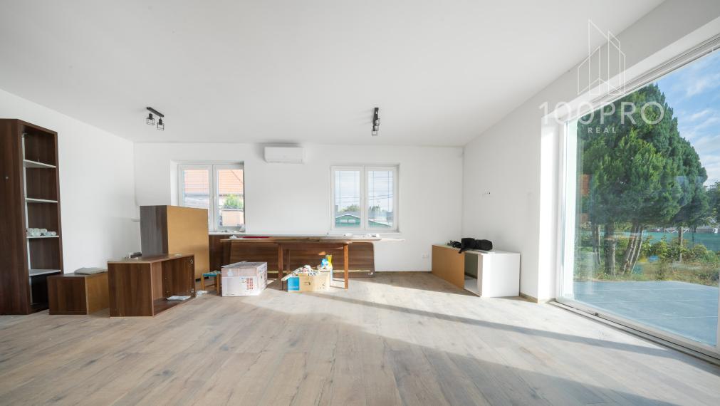 Moderný tehlový dom s terasou a záhradou – Lehnice, časť Kolónia