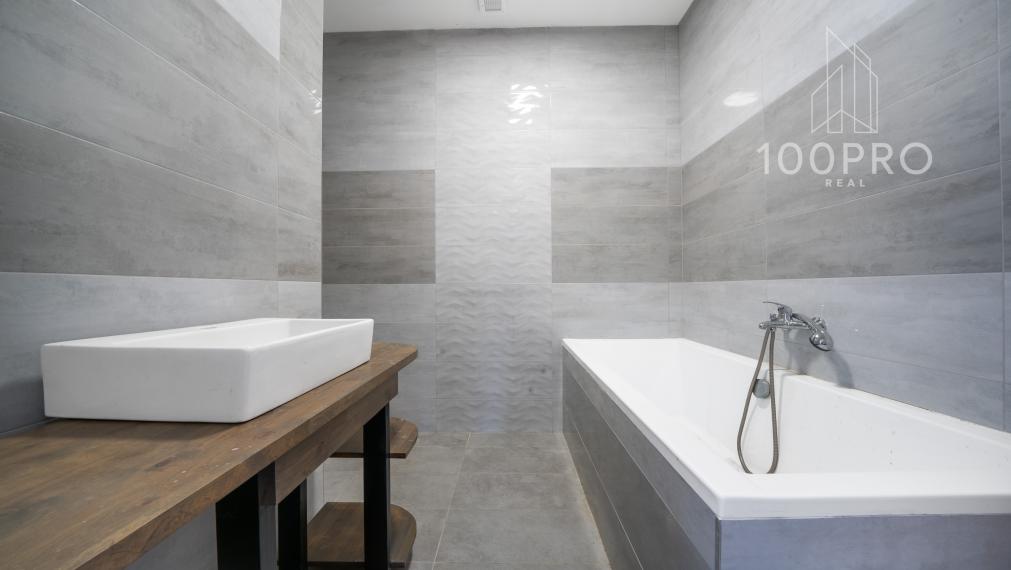 Moderný tehlový dom s terasou a záhradou – Lehnice, časť Kolónia