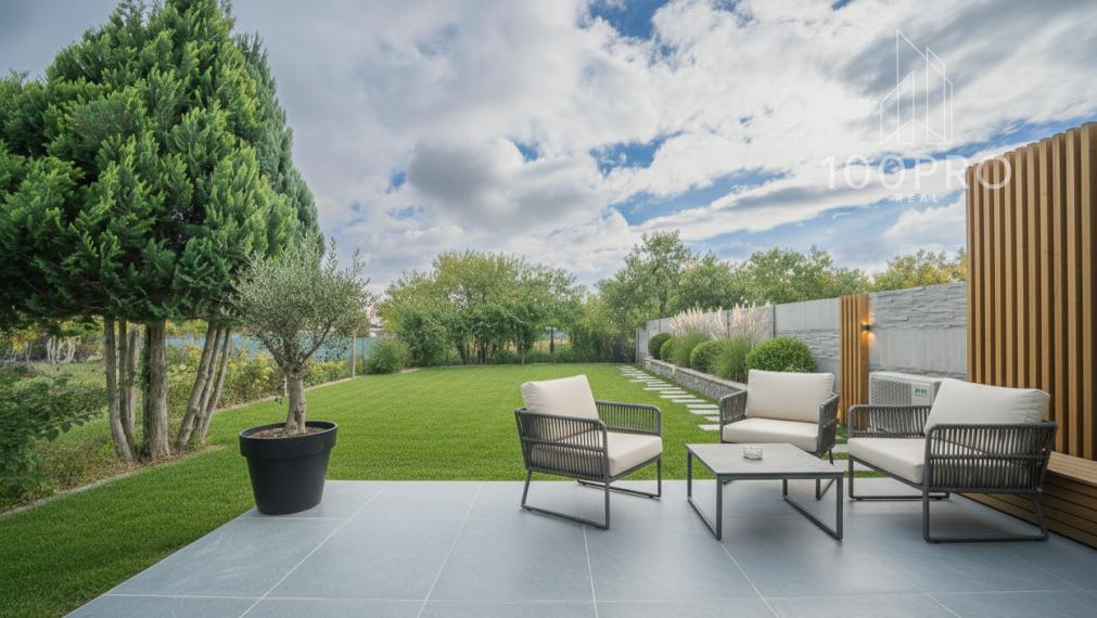 Moderný tehlový dom s terasou a záhradou – Lehnice, časť Kolónia