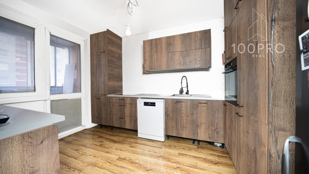 Hľadáte 4-izbový byt po novej rekonštrukcii? Tento je pripravený!