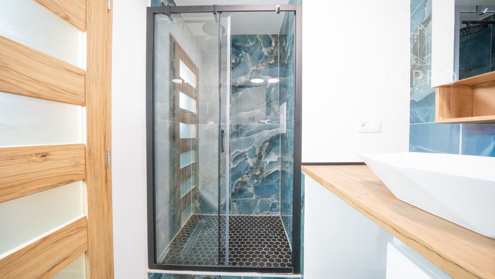 Hľadáte 4-izbový byt po novej rekonštrukcii? Tento je pripravený!