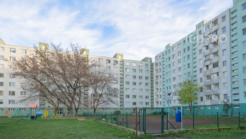 Hľadáte 4-izbový byt po novej rekonštrukcii? Tento je pripravený!