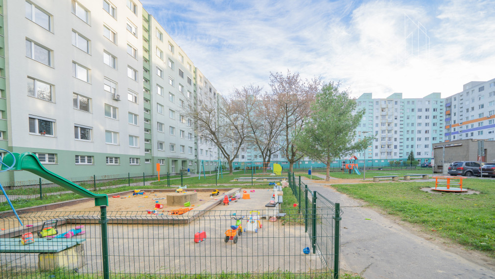 Hľadáte 4-izbový byt po novej rekonštrukcii? Tento je pripravený!