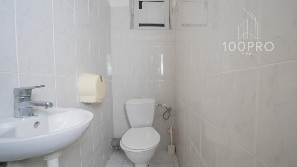 Priestranný (210m²) komerčný priestor v Bratislave