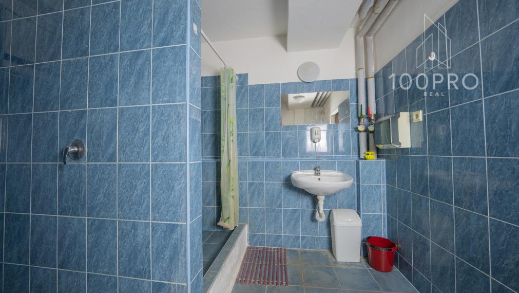 Priestranný (210m²) komerčný priestor v Bratislave