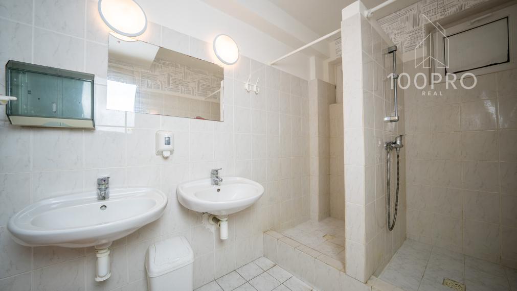 Priestranný (210m²) komerčný priestor v Bratislave