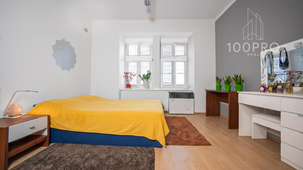 2i byt v Starom Meste, ktorý kombinuje adresu, tehlovú stavbu a investičný potenciál