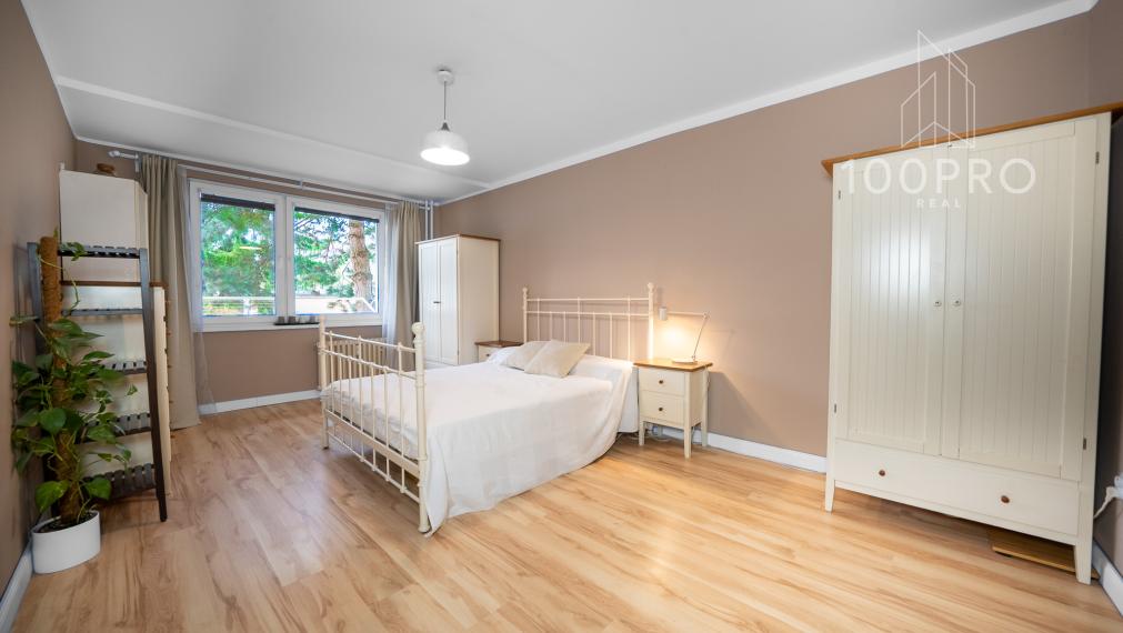 Priestranný 2-izbový byt v – Petržalka, Vilová ulica