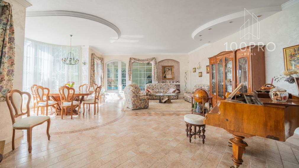 Keď nestačí štandard: vila s bazénom, sauna a veľká záhrada