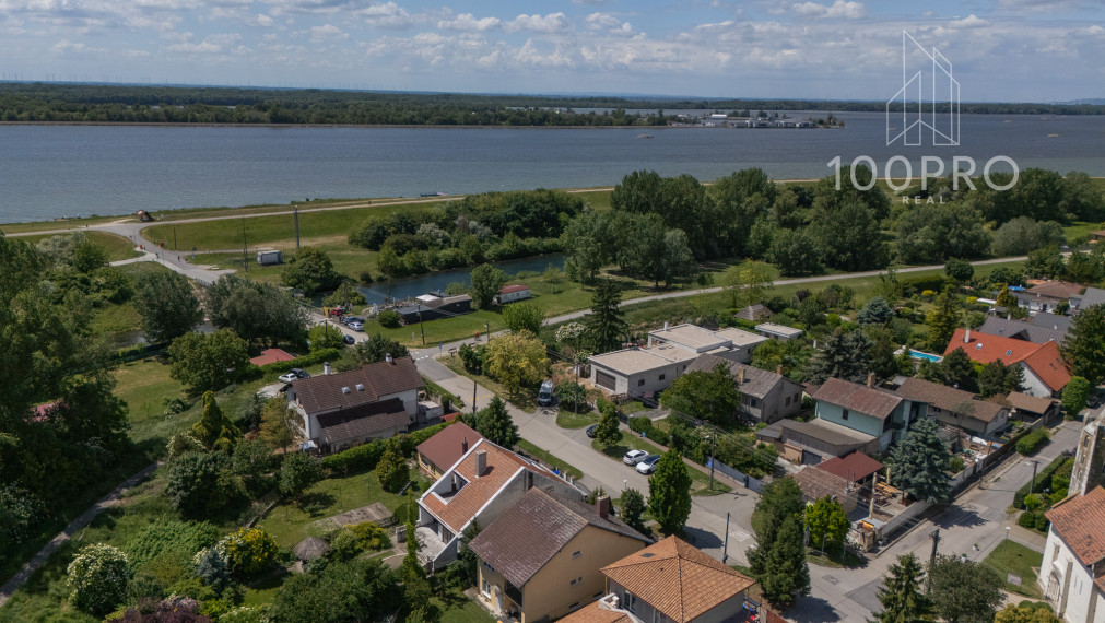 Dom s priestorom, potenciálom a pokojnou atmosférou pri Dunaji