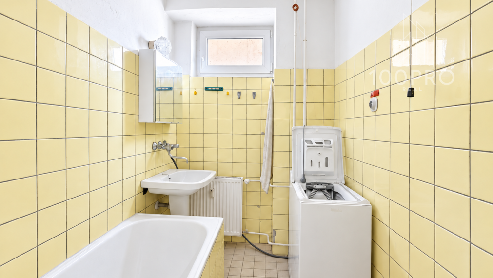 Priestranný 3-izbový byt, ktorý si prerobíte podľa seba. Loggia, 79,50 m² a perspektívna lokalita pri vznikajúcom Istropolise.