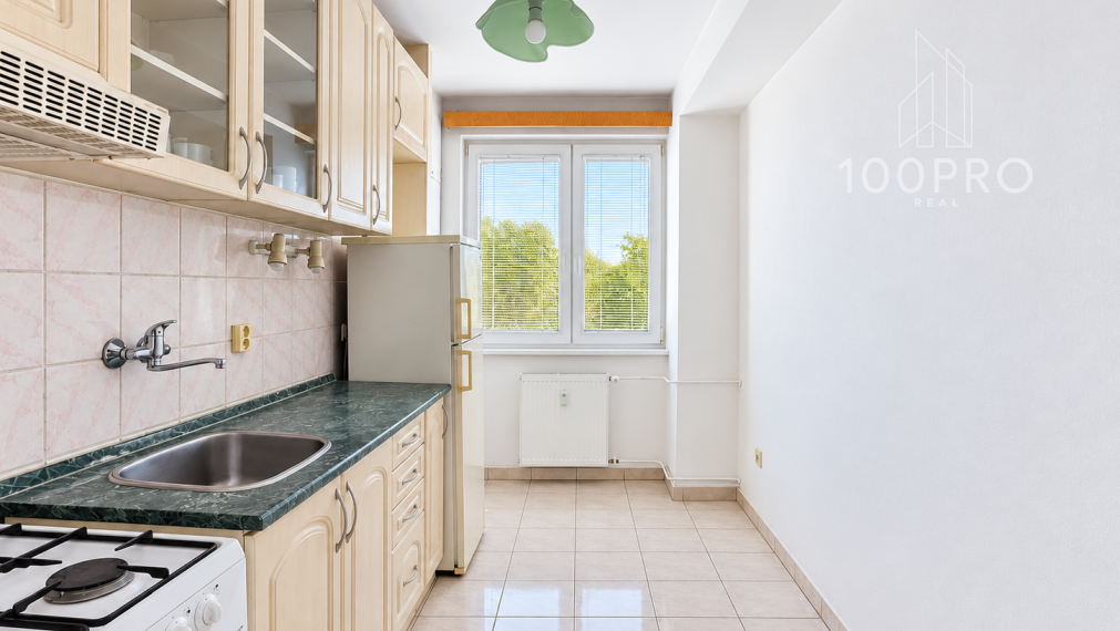 Priestranný 3-izbový byt, ktorý si prerobíte podľa seba. Loggia, 79,50 m² a perspektívna lokalita pri vznikajúcom Istropolise.