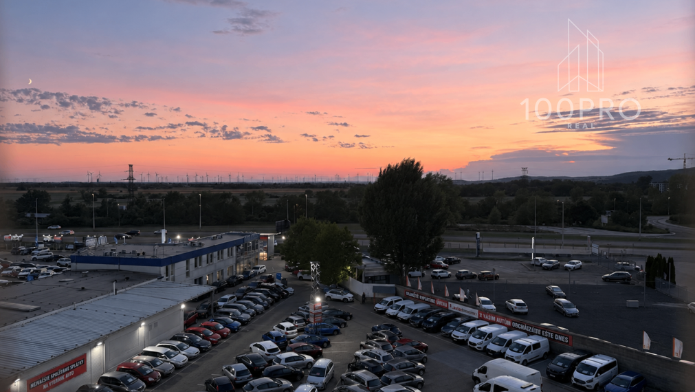 100PRO | 2-izbový byt s veľkým balkónom a výhľadom na Rakúsko - Budatínska ulica