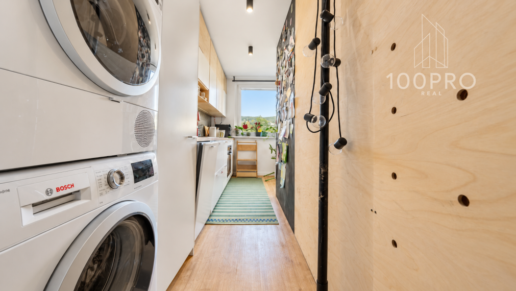 DIZAJNOVÝ BYT V RAČI | 63,5 m² | ZASKLENÁ LOGGIA | RUSTAVELIHO