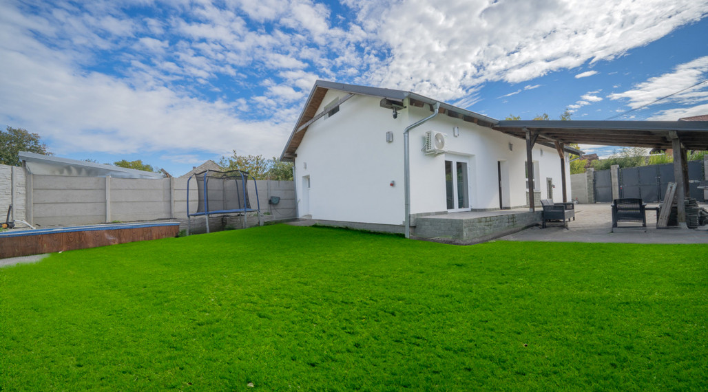 Váš nový domov s bazénom, terasou a skvelou dostupnosťou čaká na vás!